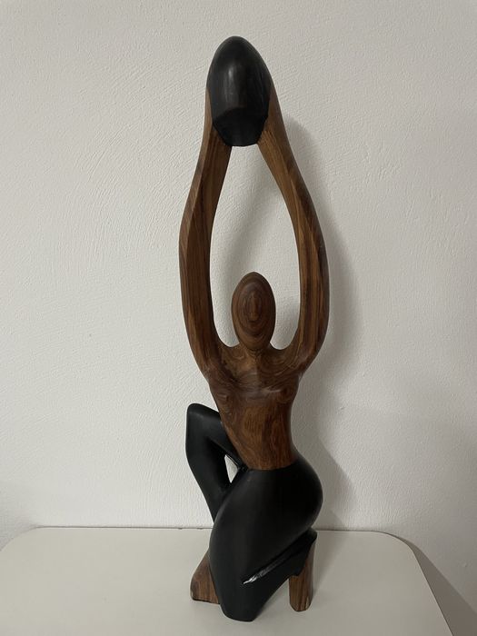 2 Estatuetas de madeira