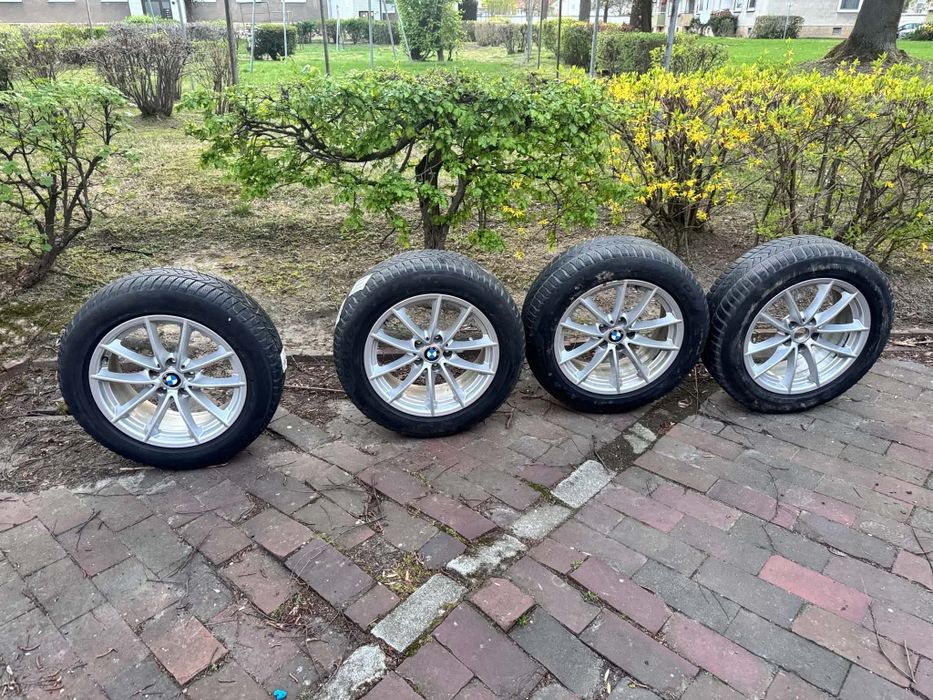 Alufelgi z oponami zimowymi BMW