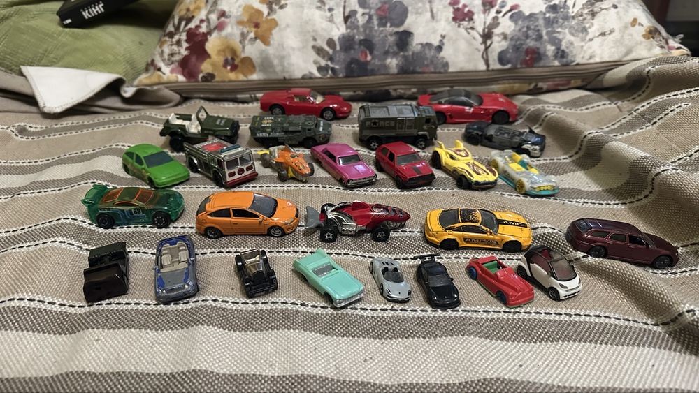 Колекція машинок Hot Wheels та інших (лот)
