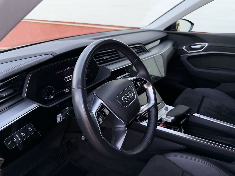 Audi E-tron  55  95Kwt 408 к.с Європа!!