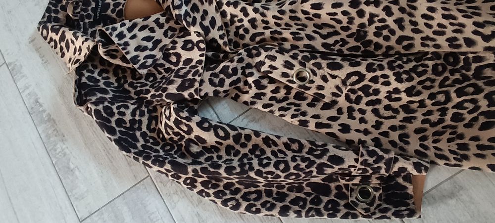 Płaszczyk damski za kolano