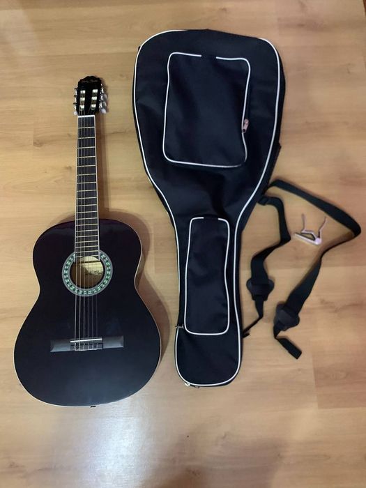 Продам гітару. Не дорого