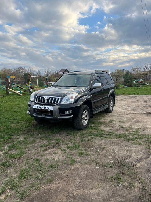Автомобіль Toyota Prado 120