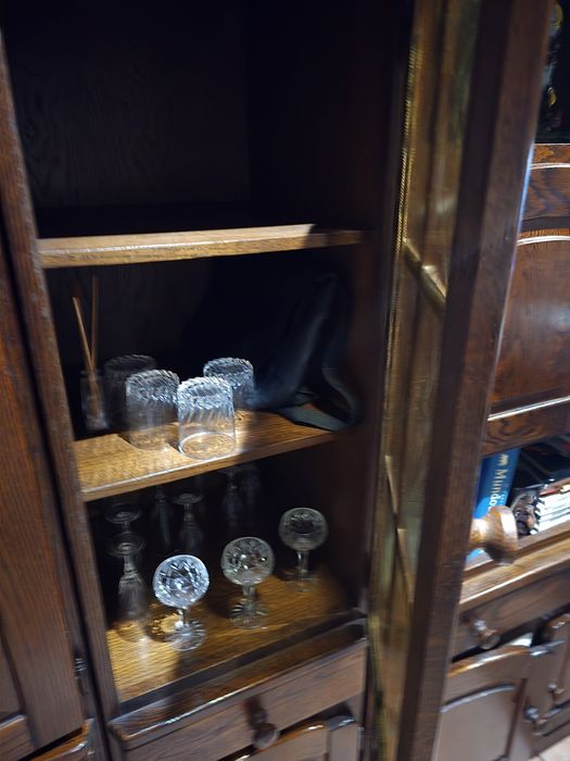 Movel de sala madeira maciça  otimas condicoes