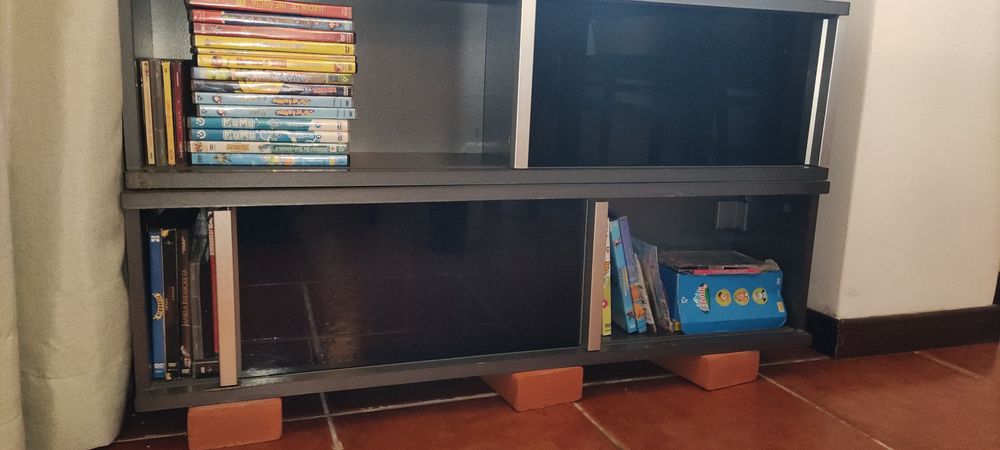 2 estantes prateleiras portas vidro correr