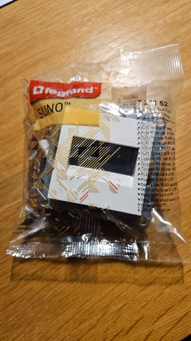 Legrand Suno - gniazdo internetowe