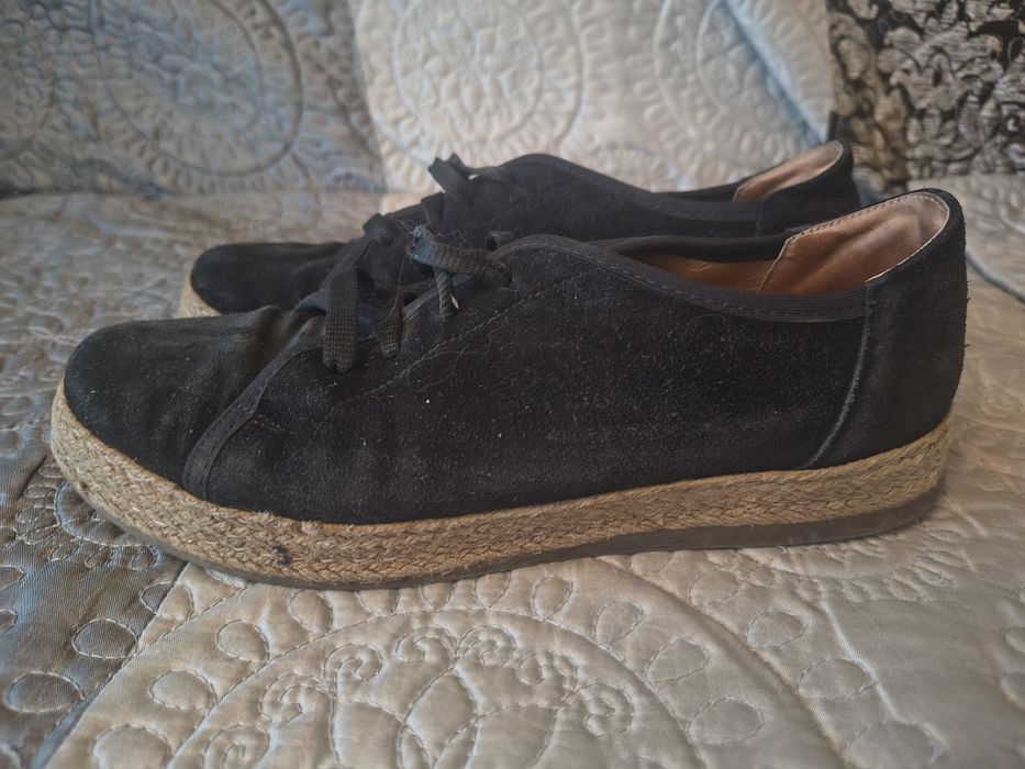 Sznurowane espadryle zamszowe