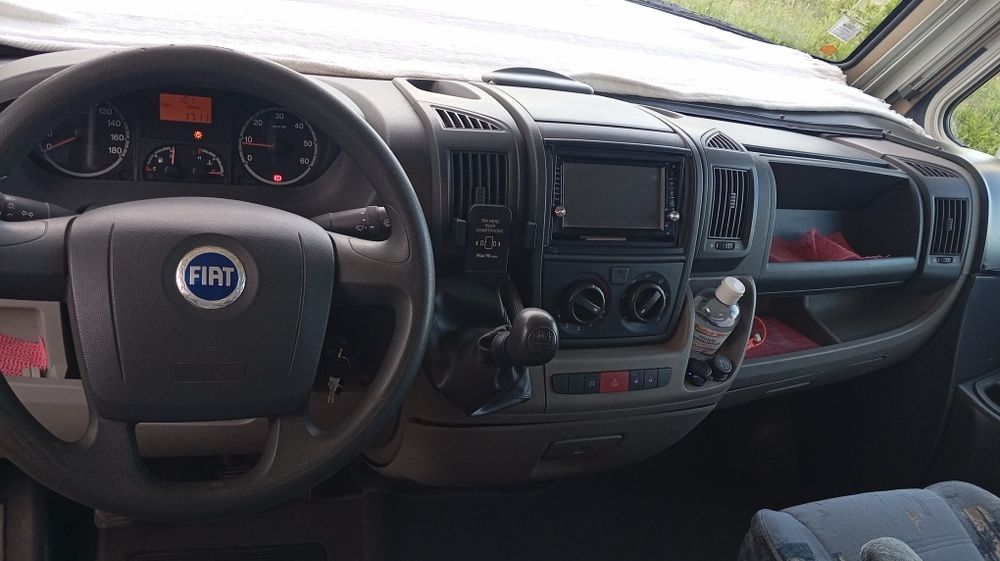 Autocaravana Pilote cama basculante e cama francesa