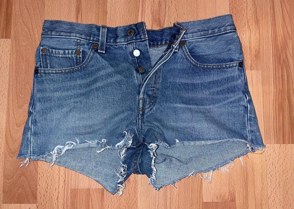 Жіночі джинсові шорти Levi’s — р.С