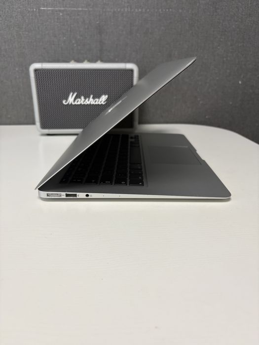 Macbook air 2015 core i5 4/128