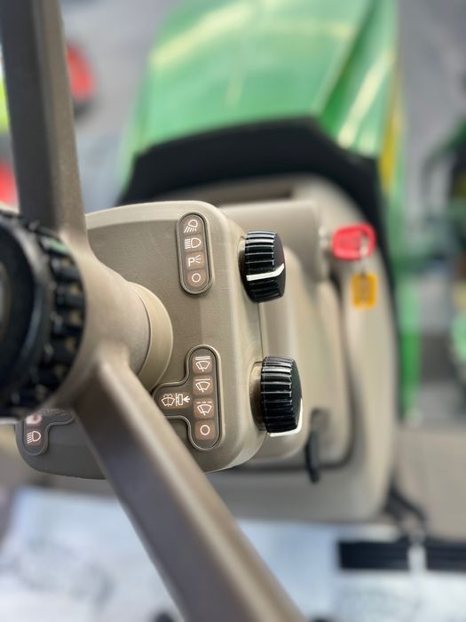 Продам трактор John Deere 7270R