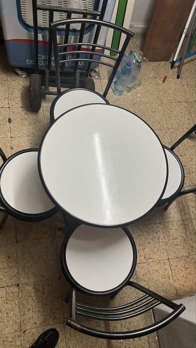 Mesas e cadeiras cafe