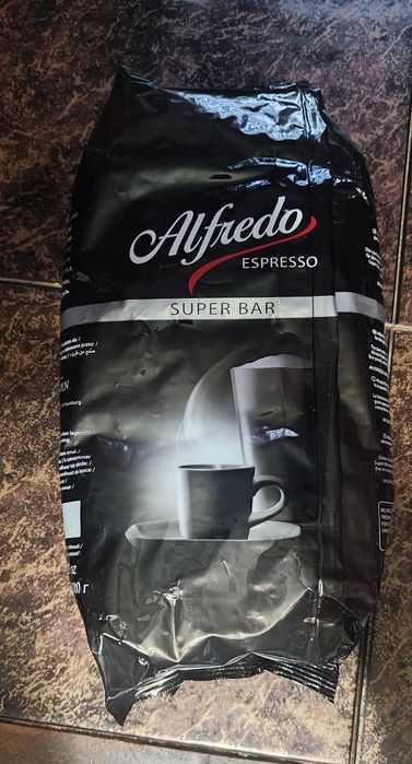Alfredo Espresso Super Bar – Poczuj Prawdziwy Smak Włoskiego Południa!