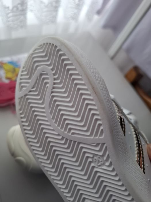 Кросівки для дівчинки і хлопчика / дитячі кросівки