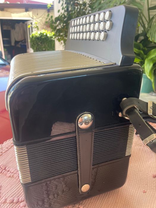 Vendo Concertina da Famosa Marca HONER Corona 3