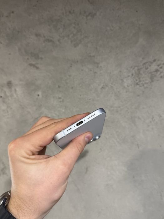 Б/у iPhone 15 256Gb Blue