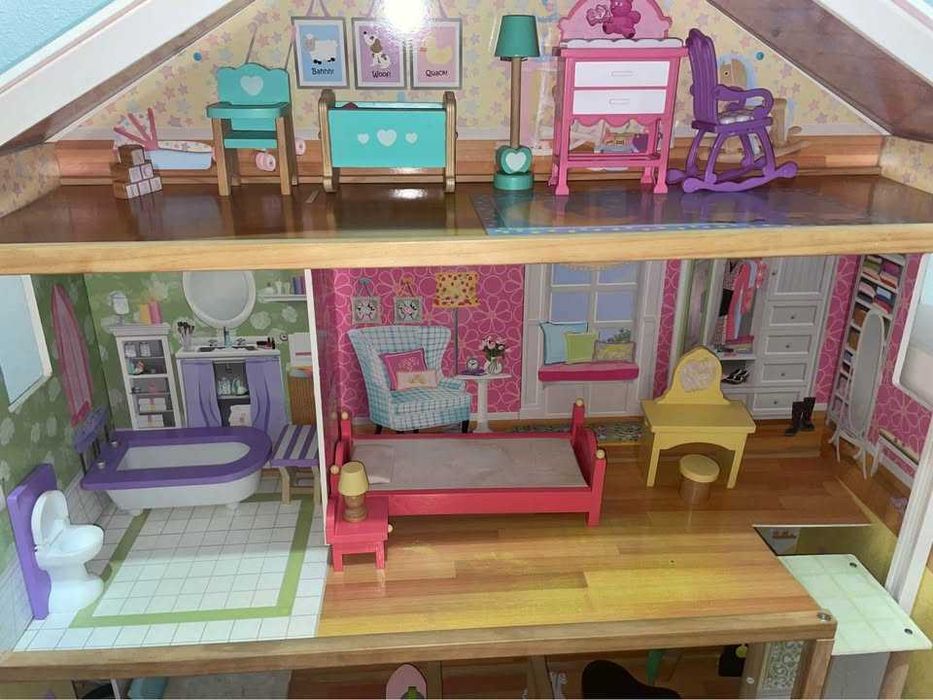 Casa de Bonecas de madeira