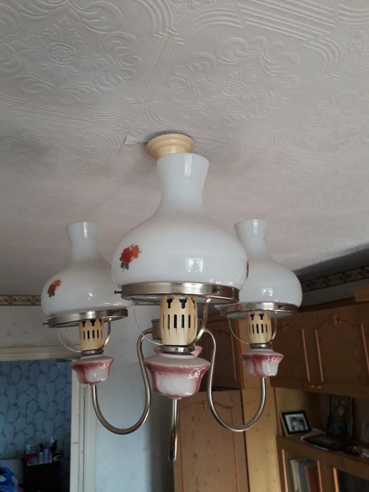 Продам люстру на 3 рожка. Времен СССР.