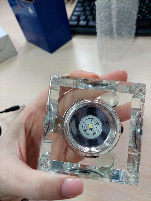 Светодиодная подставка для хрустальных фигурок.