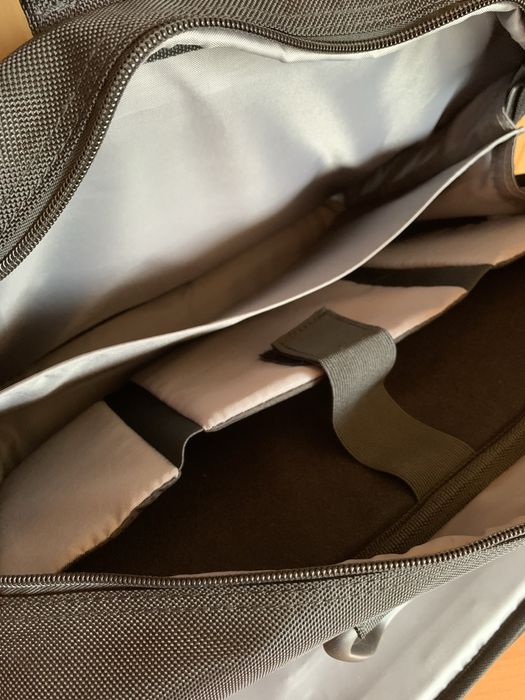 Сумка фірмена”Kensington” для ноутбука на 15.6* розмір40*30*15 см.