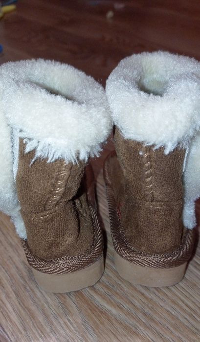 Теплі Уггі, нові, 19р.