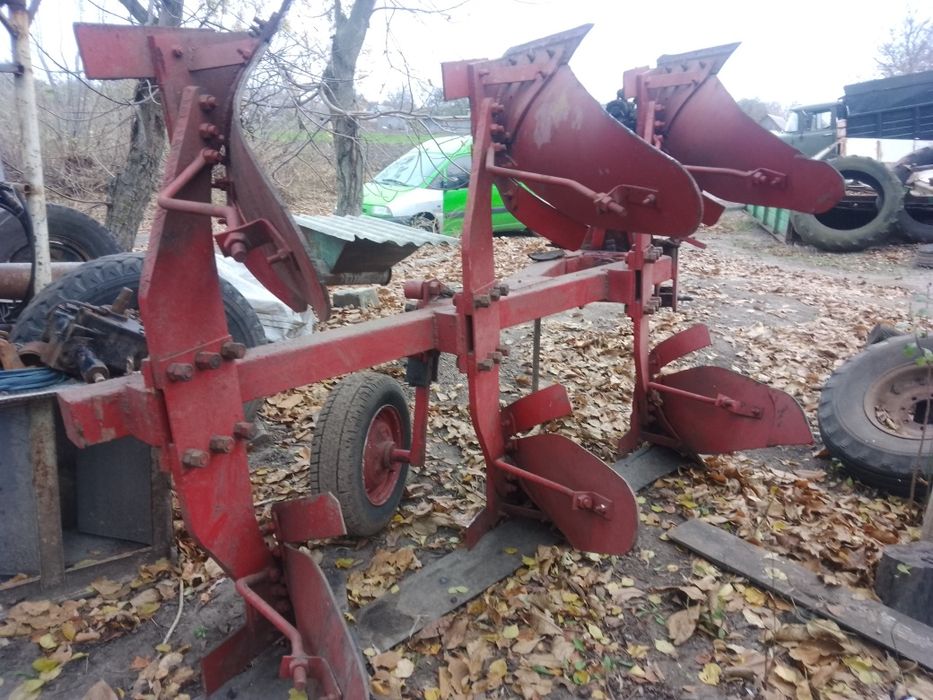 Плуг оборотний ПОА 3-35