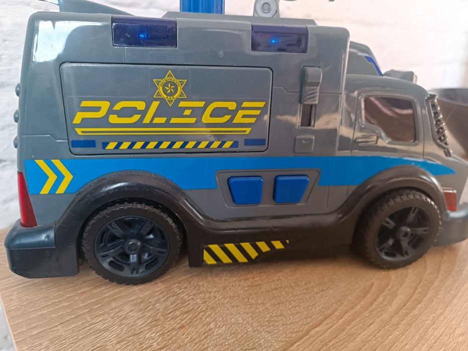 Фургон полицейский фирменный звуковые эффекты