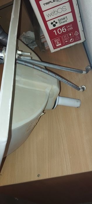 Umywalka wraz baterią
