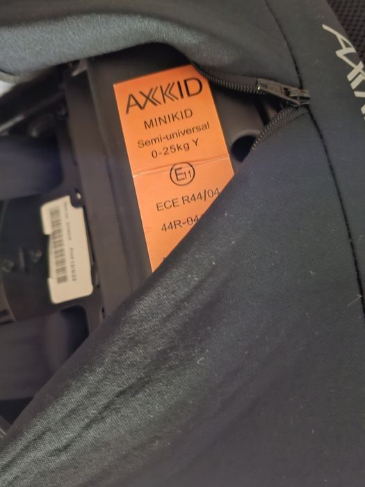 Fotelik axkid minikid+mata+lusterko