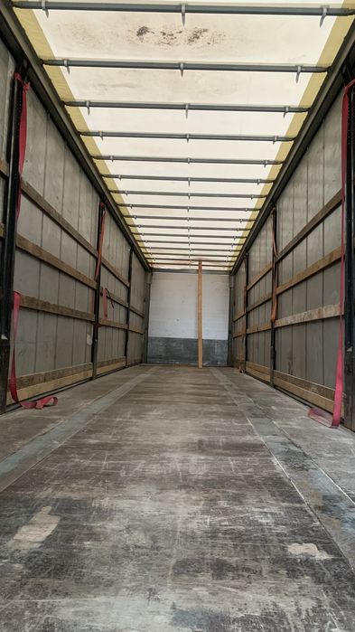 Напівпричіп тент Humbaur