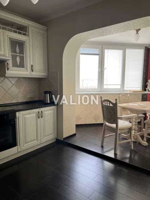 Продам 4-х кім. 114 м.кв. , мкр. Троєщина р-н, вул. Данькевича, 8