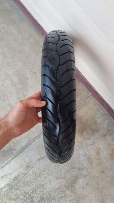 Продам покришку 100 80 16 metzeler honda sh 125 150 300