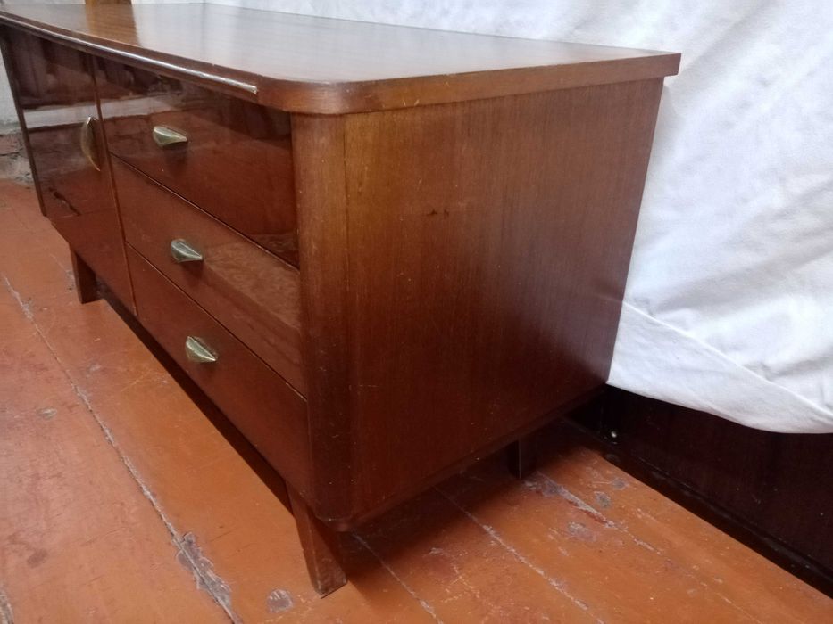 Тумбочка,комод или под ТВ. тех времен...