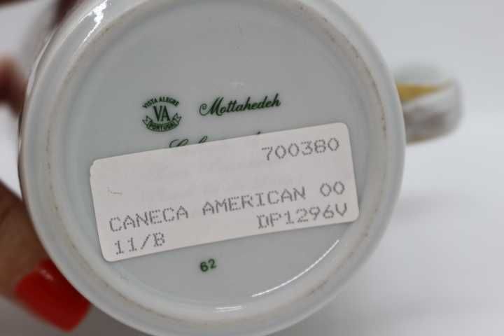 Caneca Vista Alegre Brasão de Armas "Kitson e Gregory" Mottahedeh