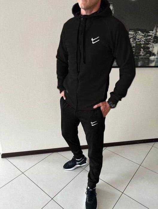Чоловічий спортивний костюм демі