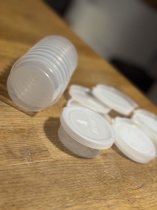 Zestaw (10szt) małych pojemników