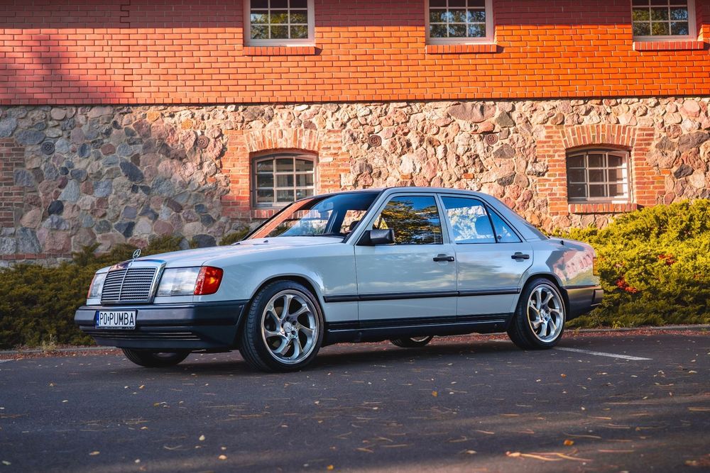 Mercedes-Benz W124