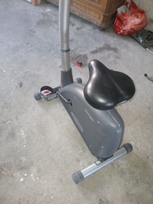 Bicicleta ginasio com pedais