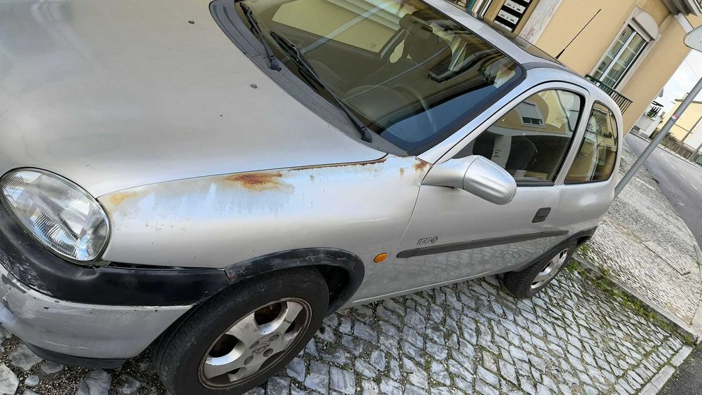 Corsa B 2000 Gasolina - Para reparar ou peças
