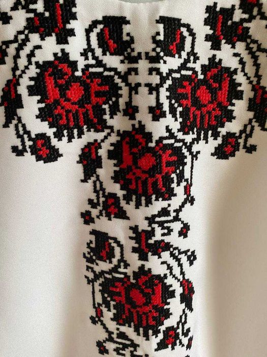 Жіночі вишиванки ручна робота