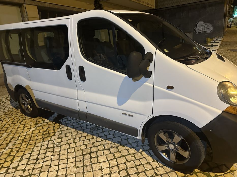 Vendo renault trafic 9 lugares
