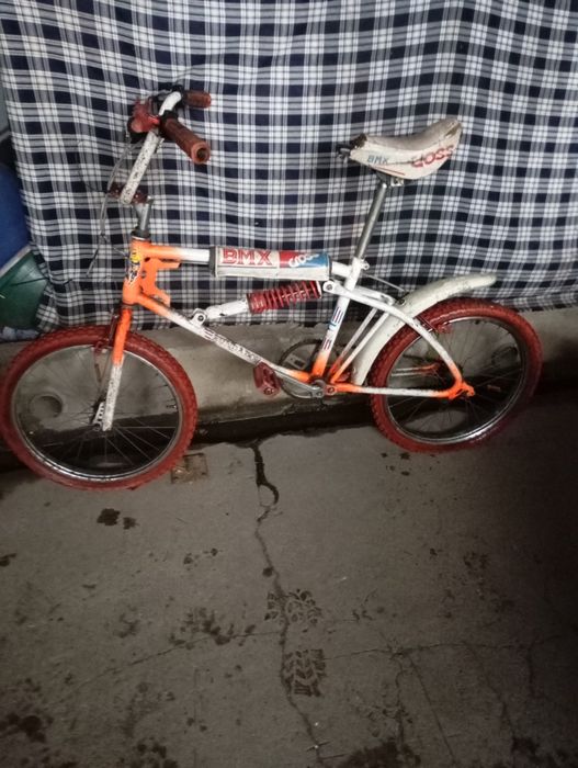 Vendo esta bicicleta muita bonita bom estado