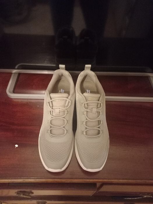 Tenis senhora Skechers