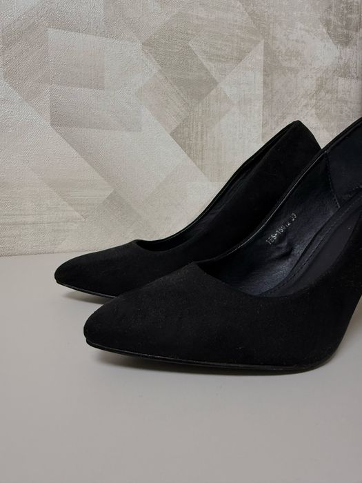 Продам чорні туфлі, 39 р.