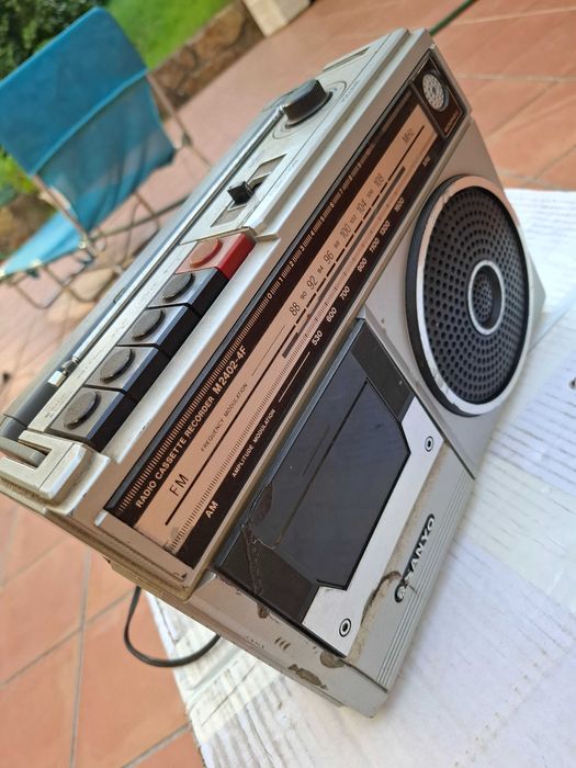 Rádio Cassetes Sanyo M2402-4F - Vintage