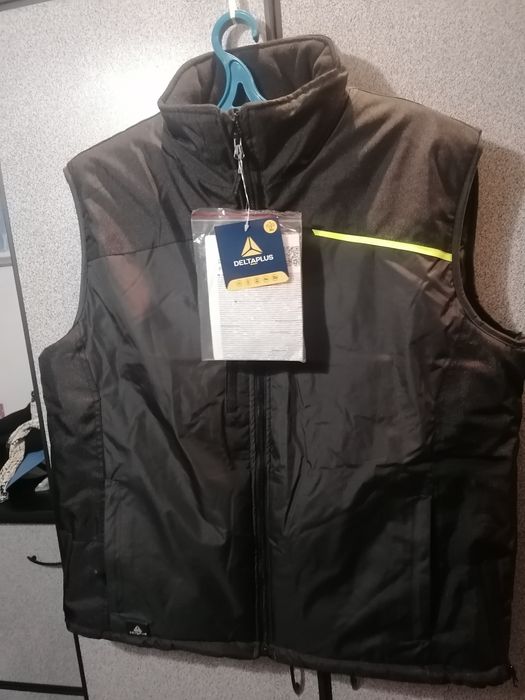 Продам жилетку..