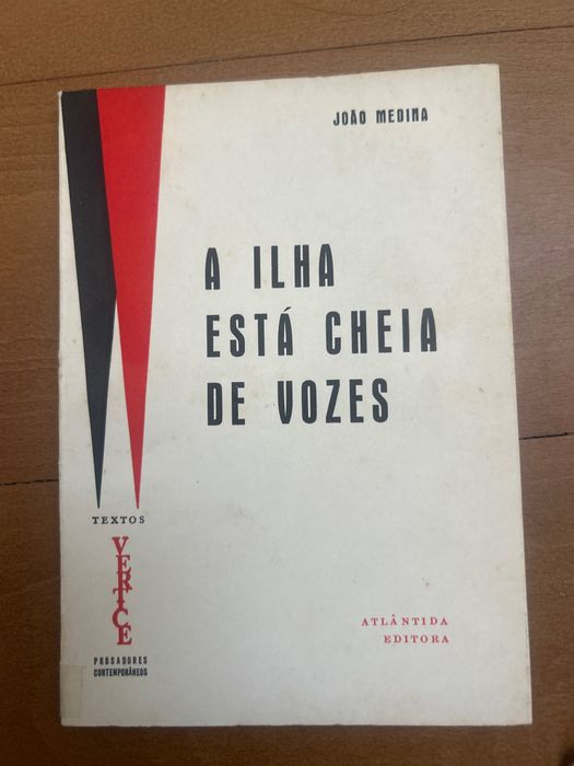 A ilha está cheia de vozes - Joáo Medina