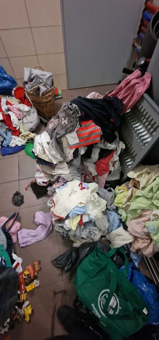 Odzież używana i zabawki dla dzieci. Mega zestaw