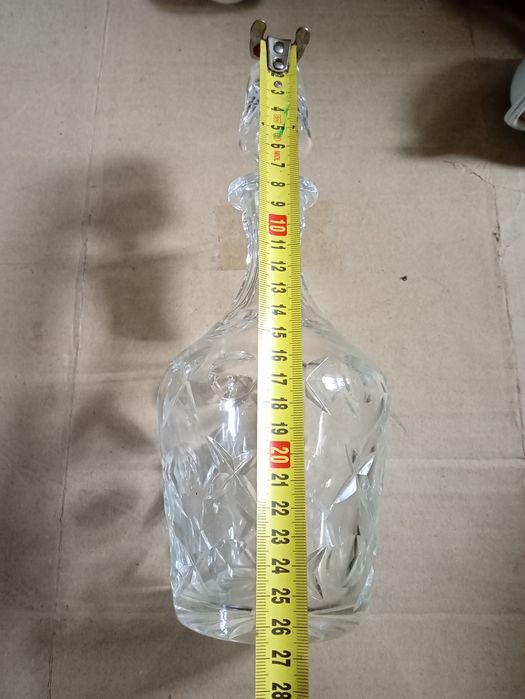 Продам стеклянный графин.