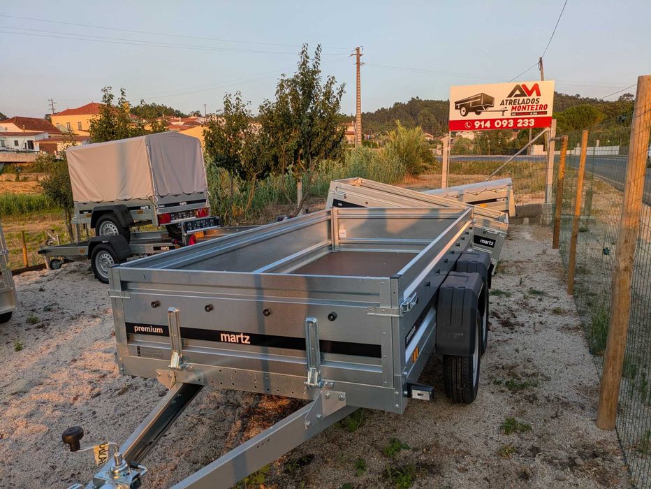 Venda de atrelados de vários modelos